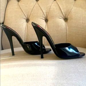 Gucci Patent Leather Pumps